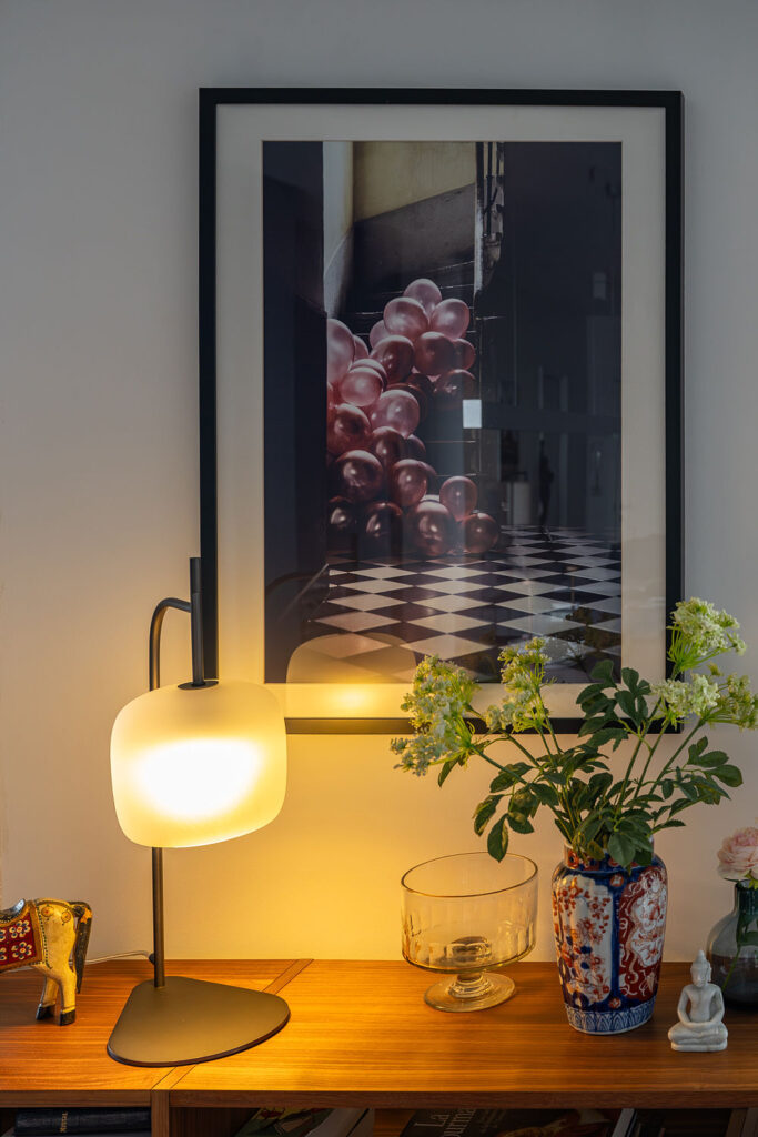 Pour des tirages avec encadrement « sous verre », choisissez plutôt un verre dit « musée », traité spécialement pour éviter les reflets (comme ici)